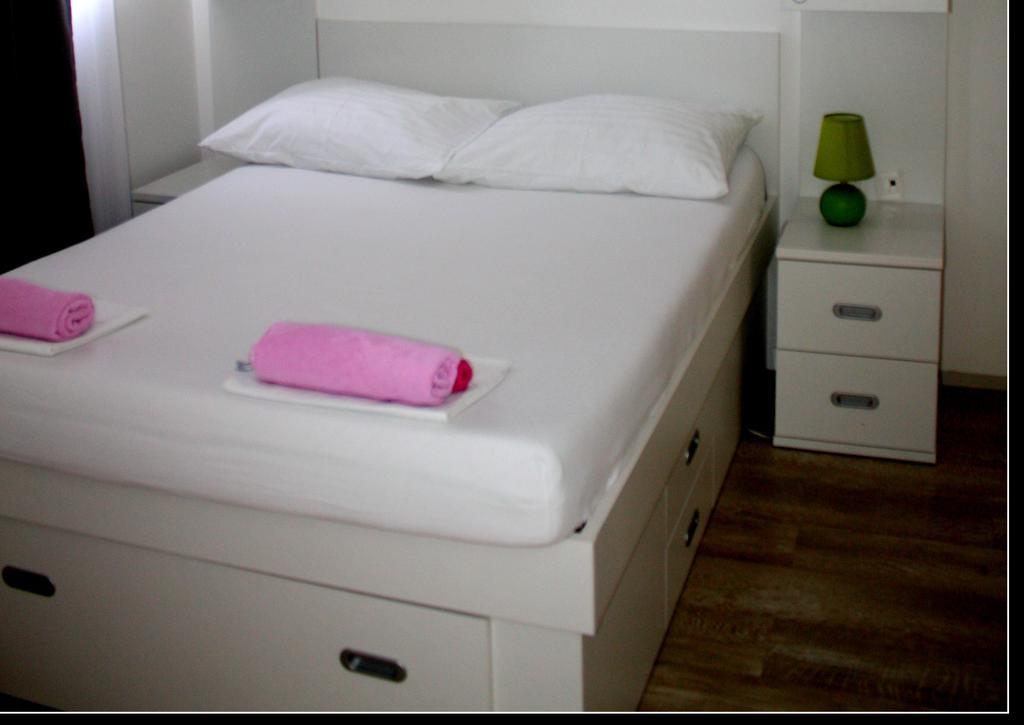 טרוגיר Vila White מראה חיצוני תמונה